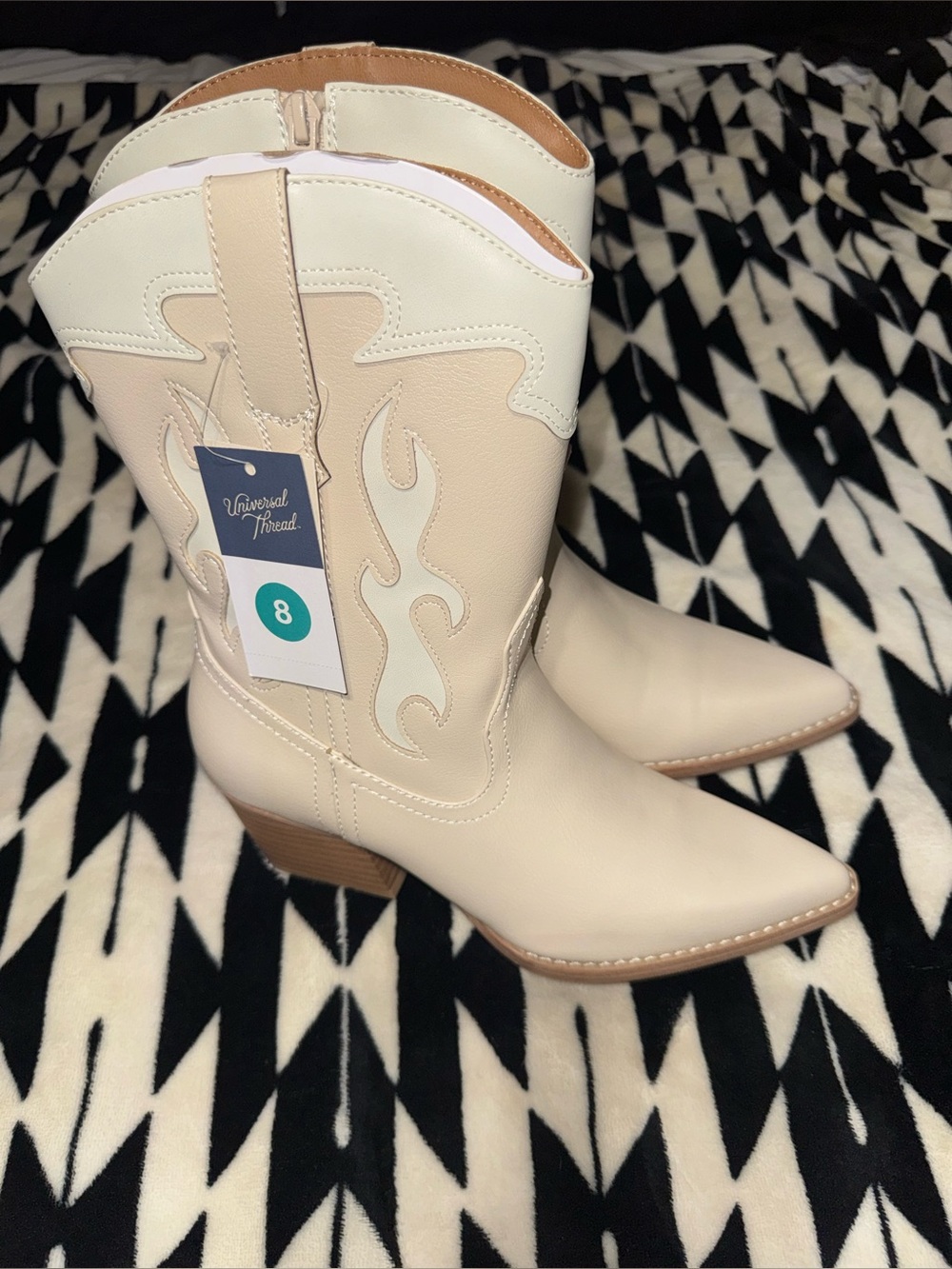 Women’s Pointed Toe Boots